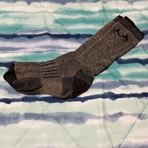 Gray Men's RealTree Socks. Size 6-10.